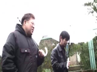 在棉被裡持續被寢取的我 男友在身旁被巨漢前輩騎馬密着性交背德高潮的三天兩夜畢業旅行 架乃由羅