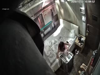 連鎖酒店偷拍情侶開房打炮，女人韻味十足的美艷少婦