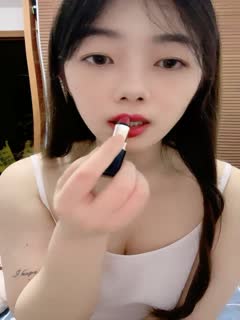 七彩主播--幼校老師❤️ ：極品在校大奶老師~B粉嫩啊~愛了愛了，校園清純，回家露大淫屄，判若兩人！